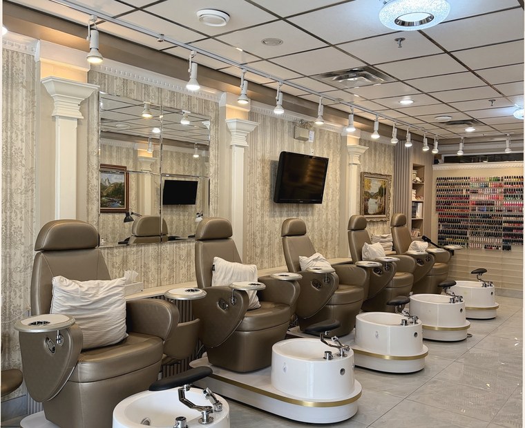Magnifique Nail Spa pedicure chairs and spa basins